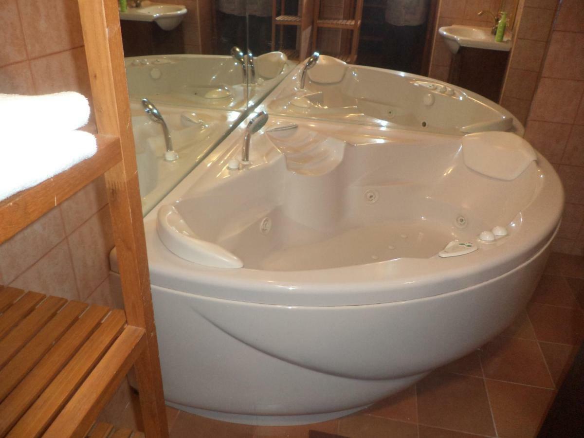 Jacuzzi Quo Vadis Apartment โรม ภายนอก รูปภาพ