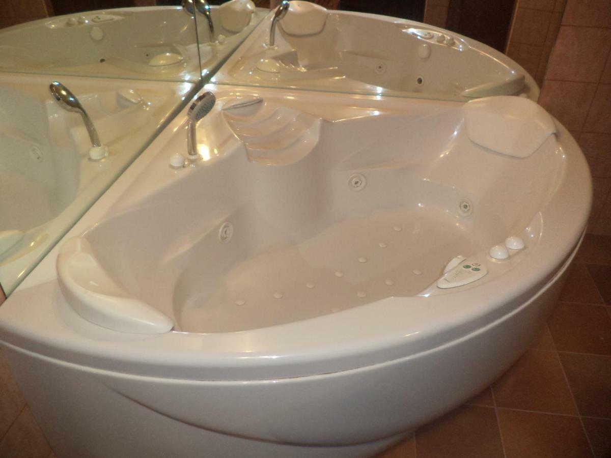 Jacuzzi Quo Vadis Apartment โรม ภายนอก รูปภาพ
